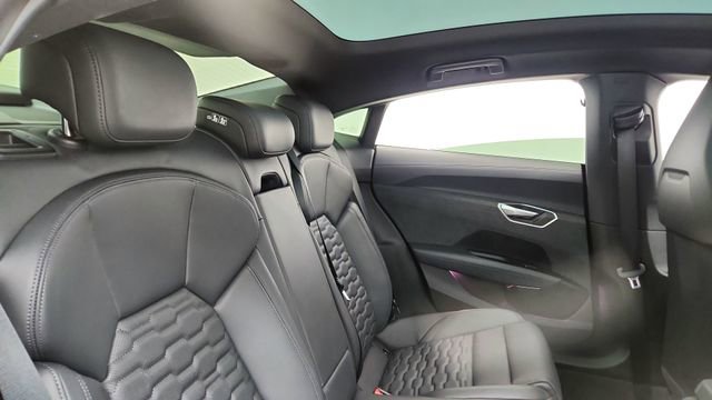 Used 2023 Audi e-tron GT Premium Plus w/ Performance Package image 25