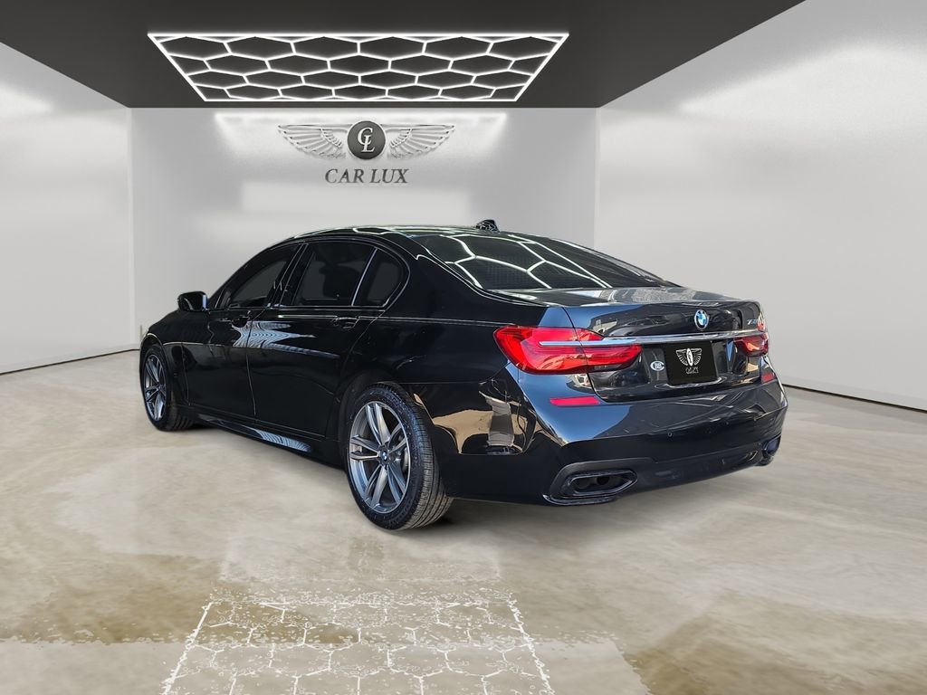Used 2018 BMW 750i image 3