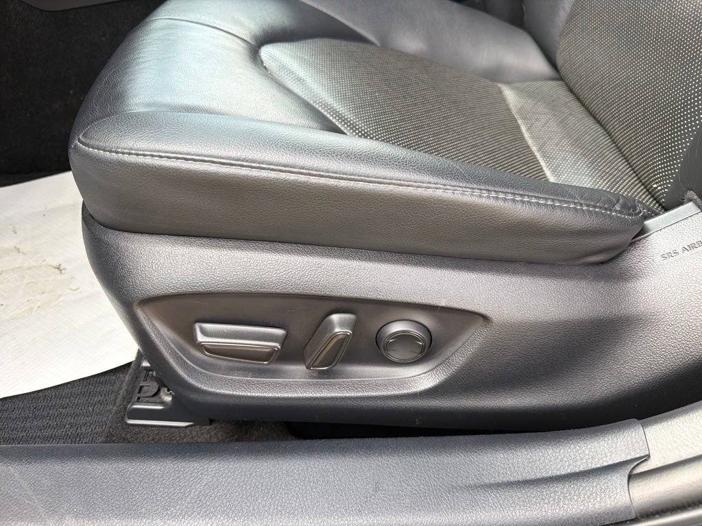 Used 2023 Toyota Camry XLE w/ Navigation Package FWD image 10