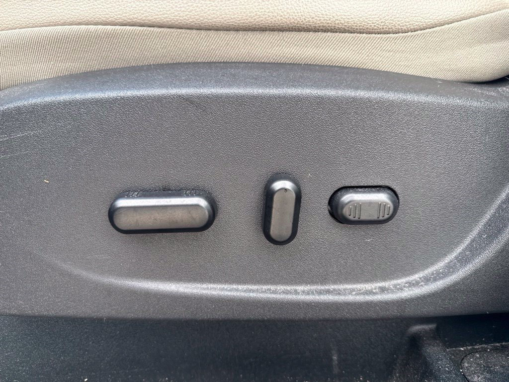 Used 2019 Ford Escape Titanium FWD image 10