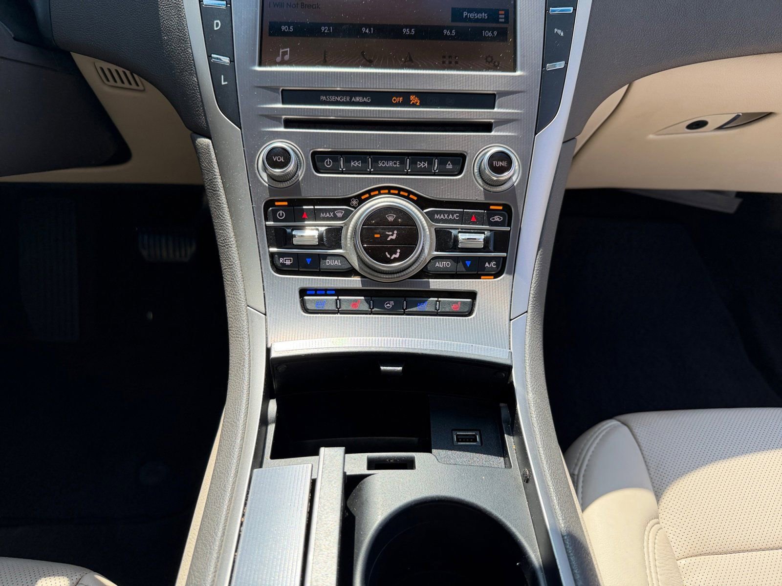 Used 2019 Lincoln MKZ Reserve image 11