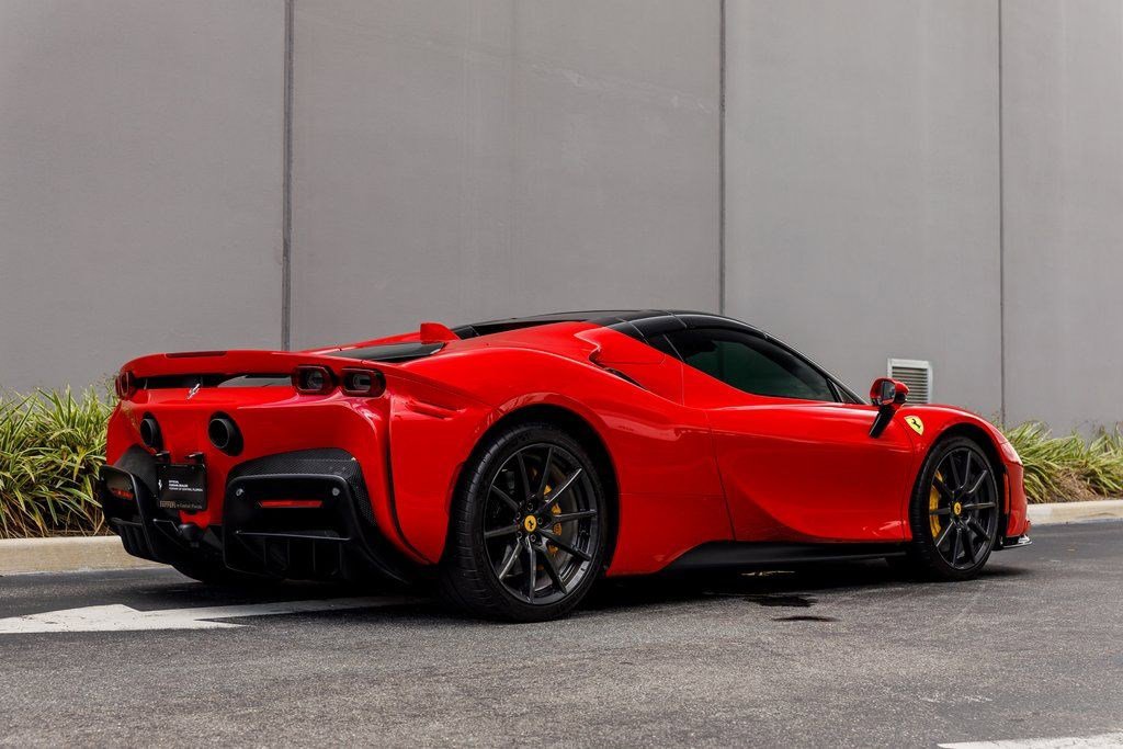 Used 2022 Ferrari SF90 Spider image 18