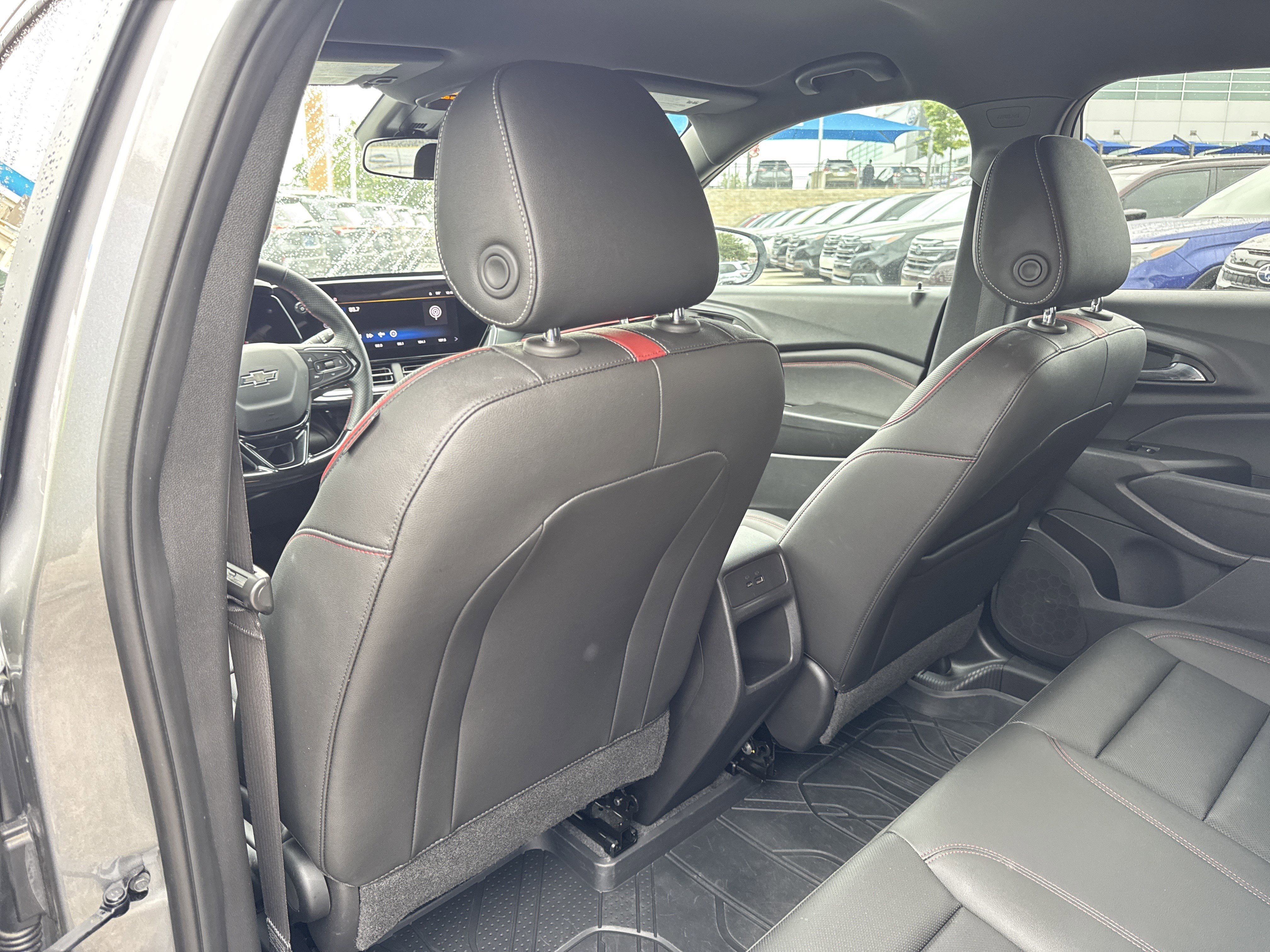 Used 2025 Chevrolet Trax RS w/ Driver Confidence Package FWD image 27