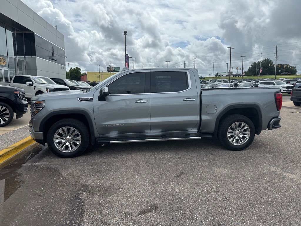 Used 2025 GMC Sierra 1500 Denali AWD/4WD image 9