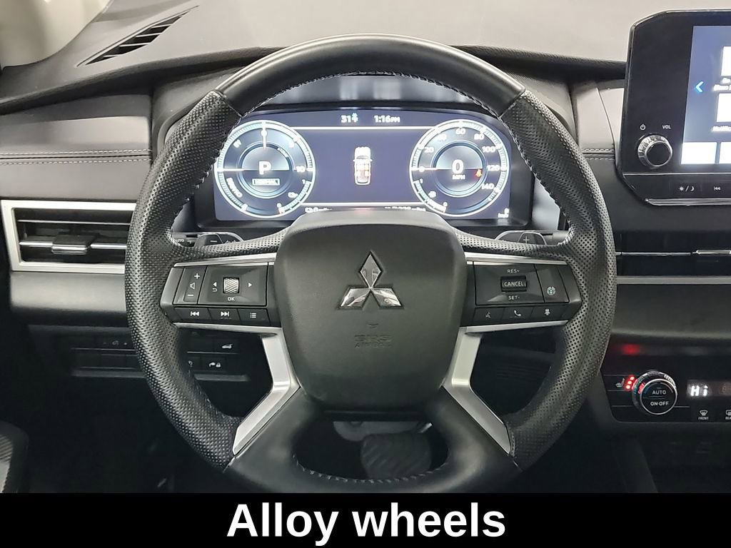 Used 2023 Mitsubishi Outlander SE image 17