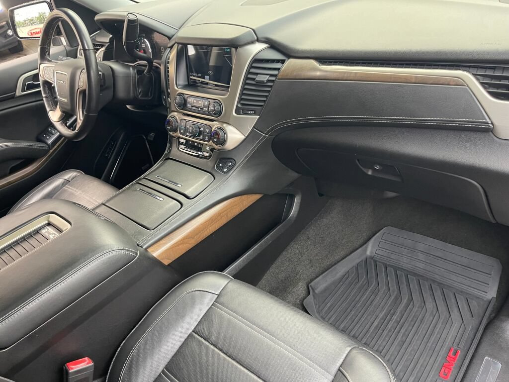 Used 2018 GMC Yukon Denali w/ Open Road Package AWD/4WD image 36