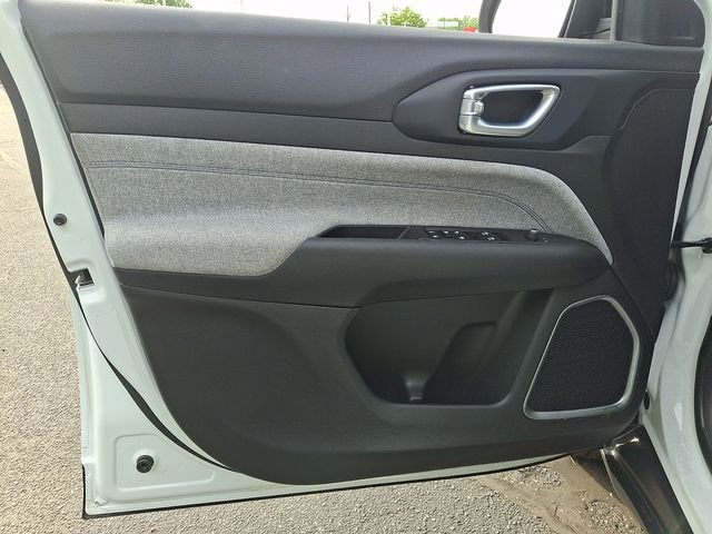 Used 2024 Jeep Compass Latitude AWD/4WD image 12