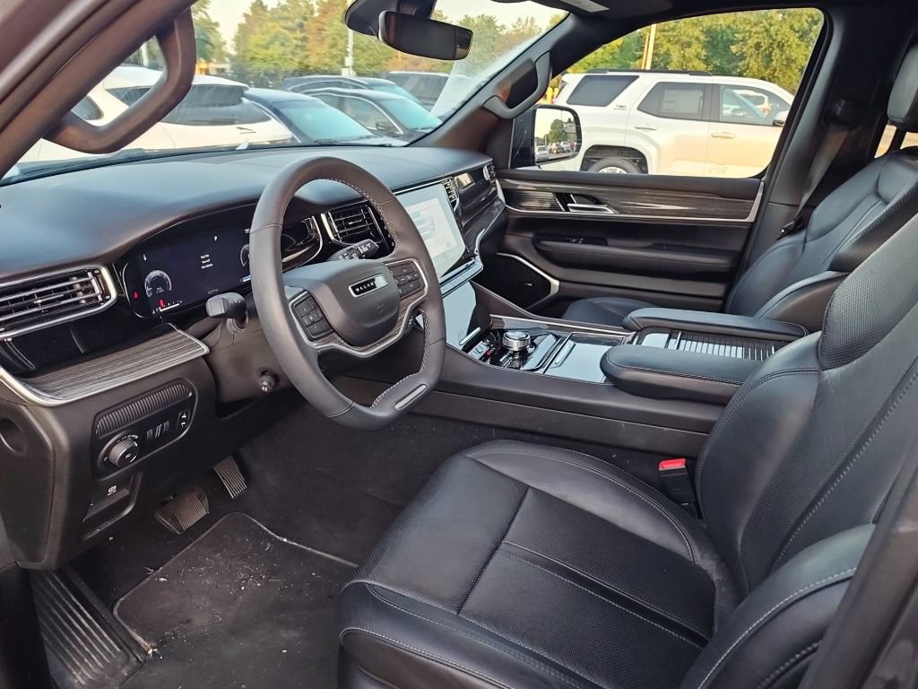 Used 2022 Jeep Wagoneer Series II AWD/4WD image 10