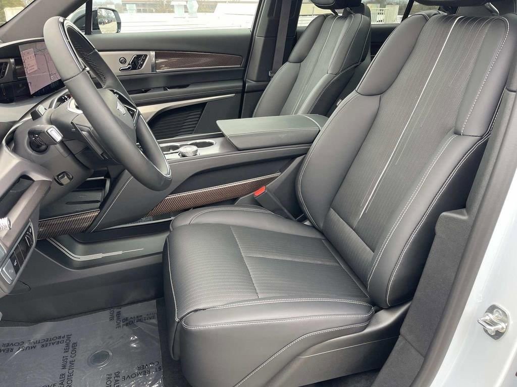 New 2026 Cadillac Vistiq Luxury AWD/4WD image 22