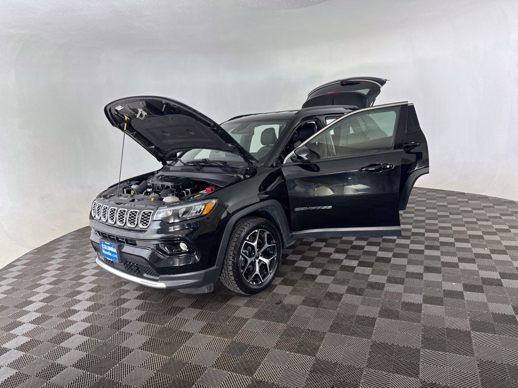 Used 2025 Jeep Compass Limited AWD/4WD image 11