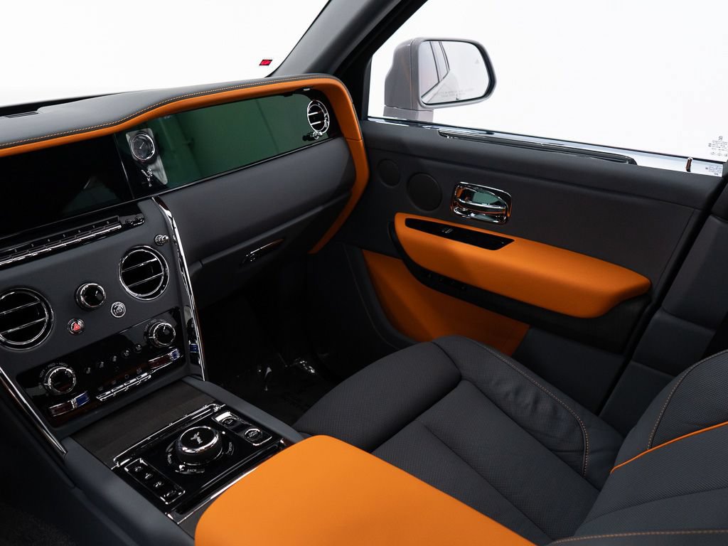 Certified 2026 Rolls-Royce Cullinan AWD/4WD image 33