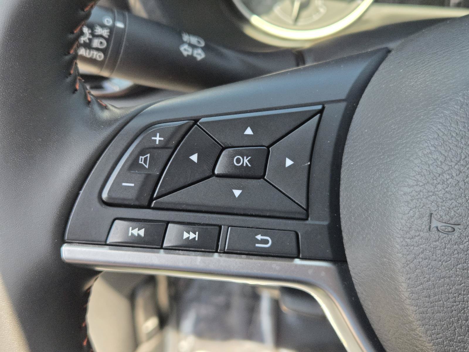 Used 2025 Nissan Sentra SR FWD image 19
