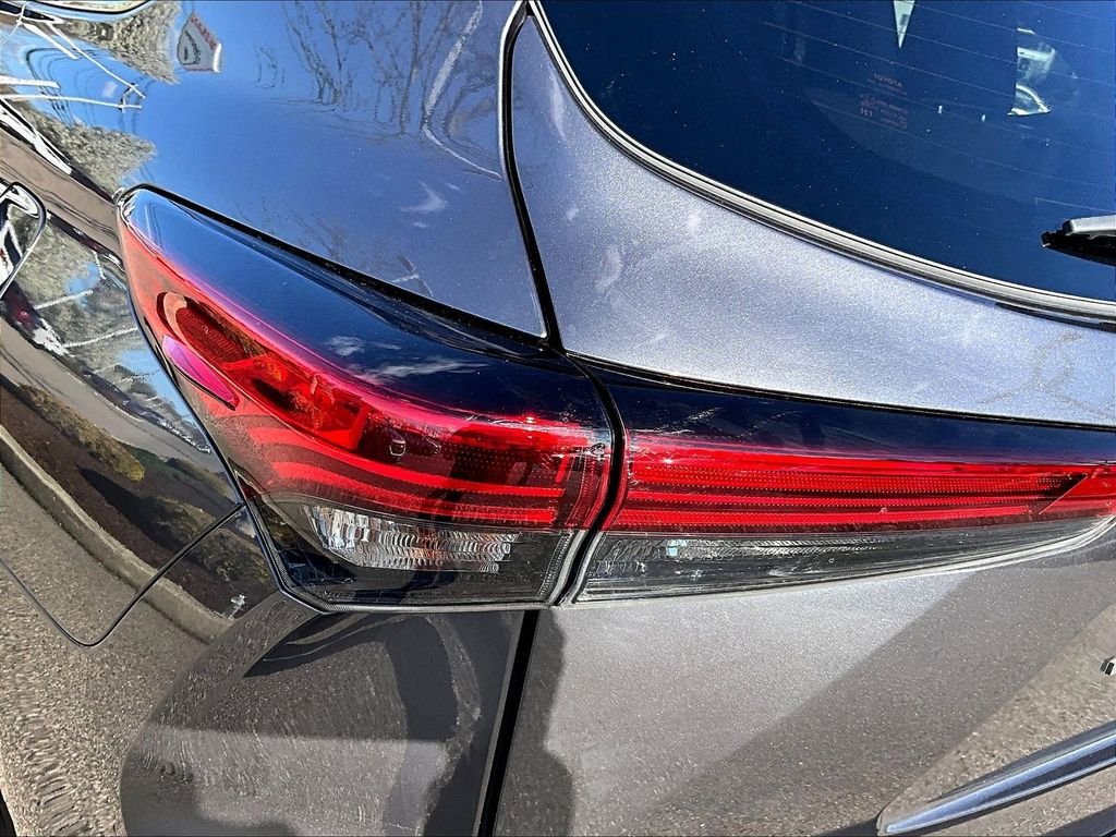 Used 2023 Toyota Highlander XLE AWD/4WD image 34