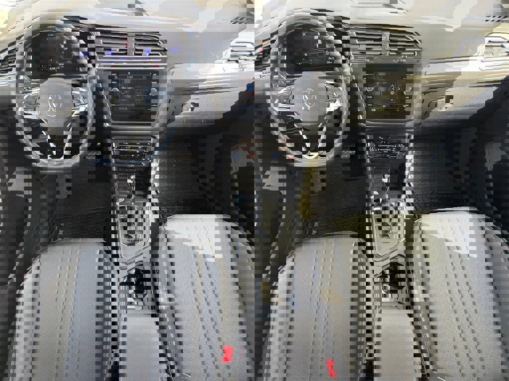 Used 2022 Volkswagen Tiguan SE image 27