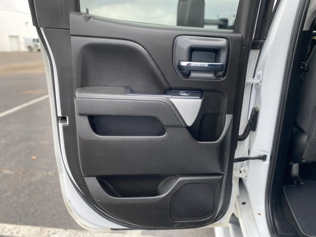 Used 2018 Chevrolet Silverado 1500 LT w/ All Star Edition image 16