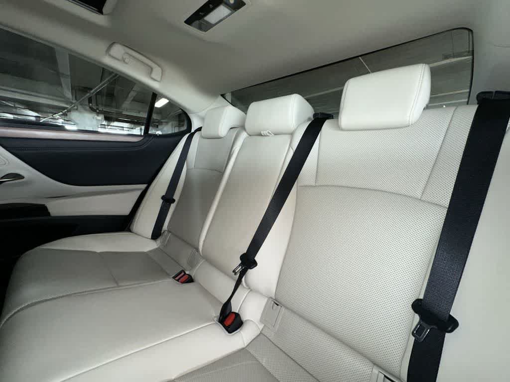 Used 2025 Lexus ES 350 w/ Premium Package FWD image 22