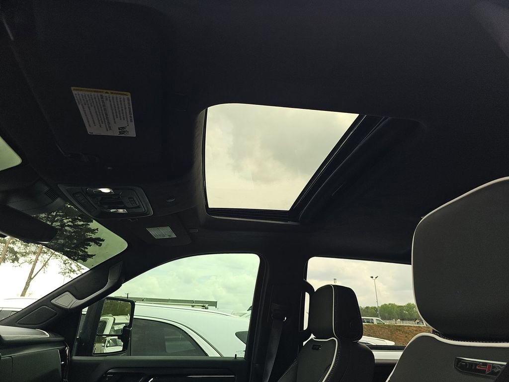 Certified 2026 GMC Sierra 2500 AT4X image 2