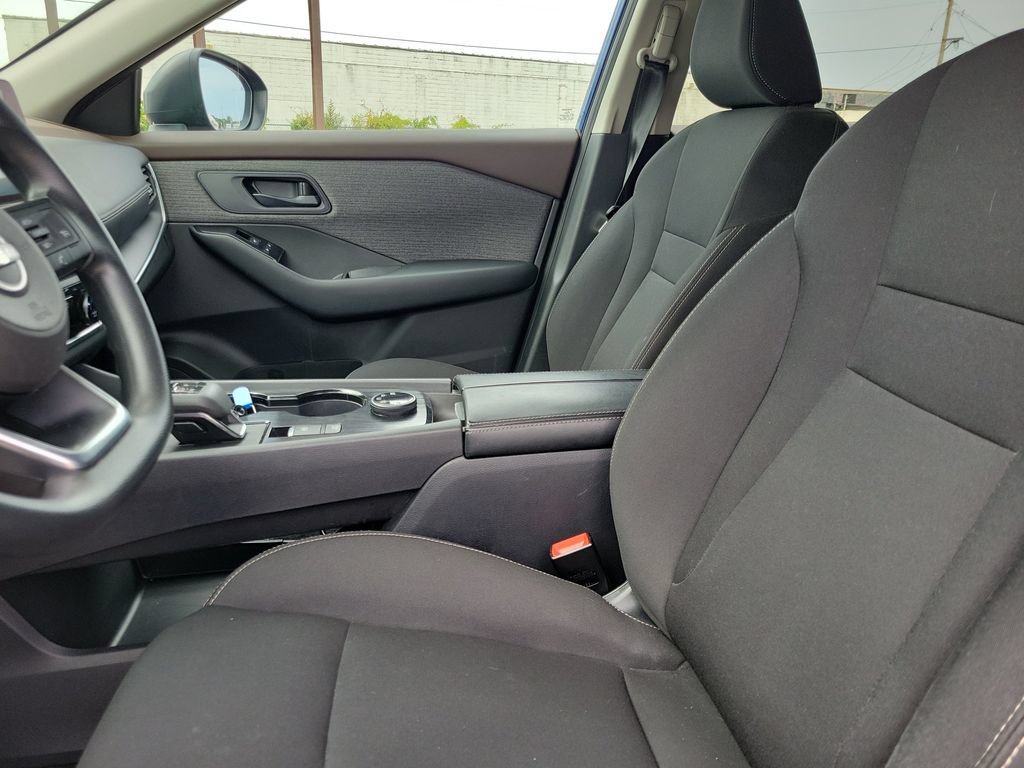 Used 2023 Nissan Rogue S AWD/4WD image 16