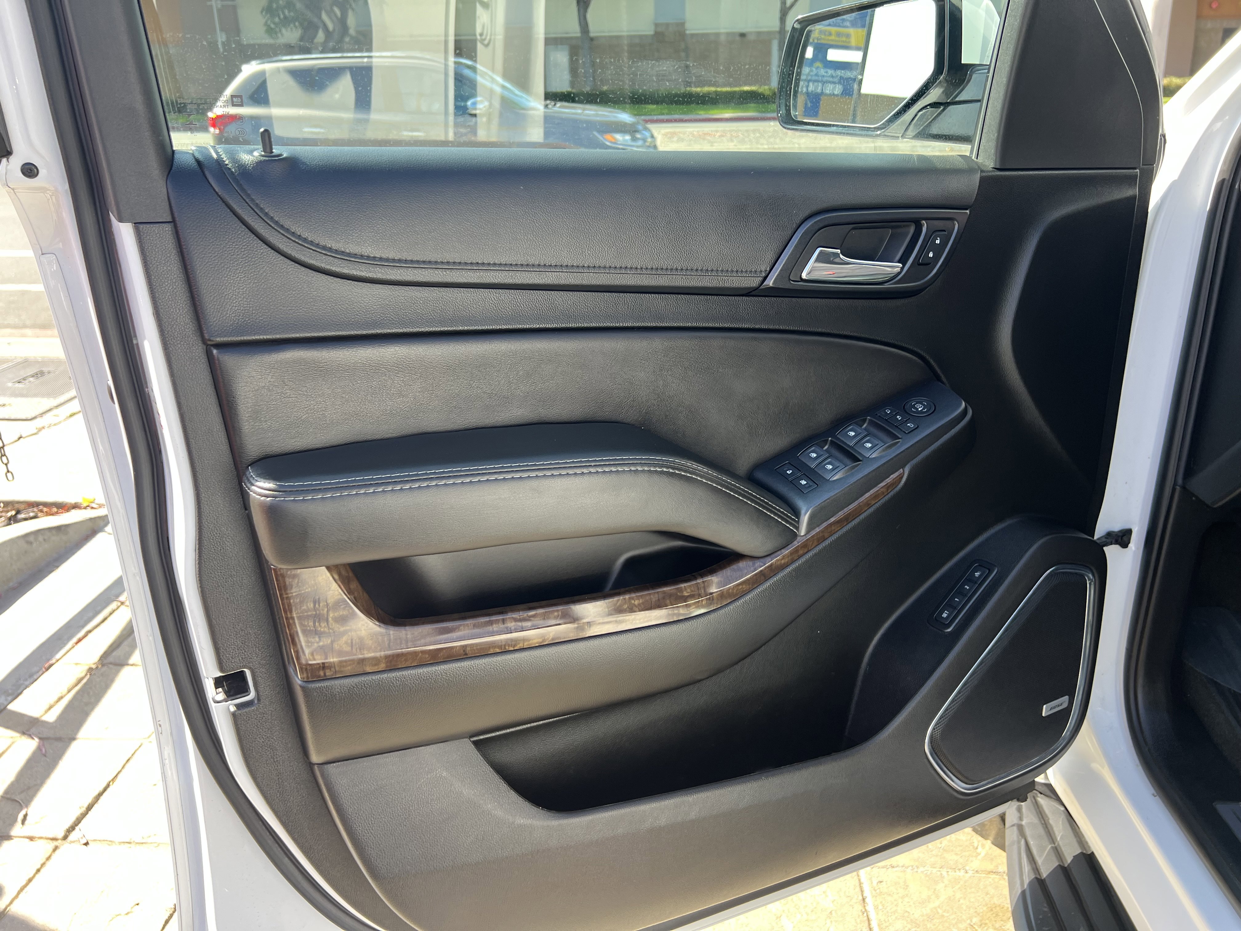 Used 2018 Chevrolet Tahoe LT w/ Luxury Package image 11