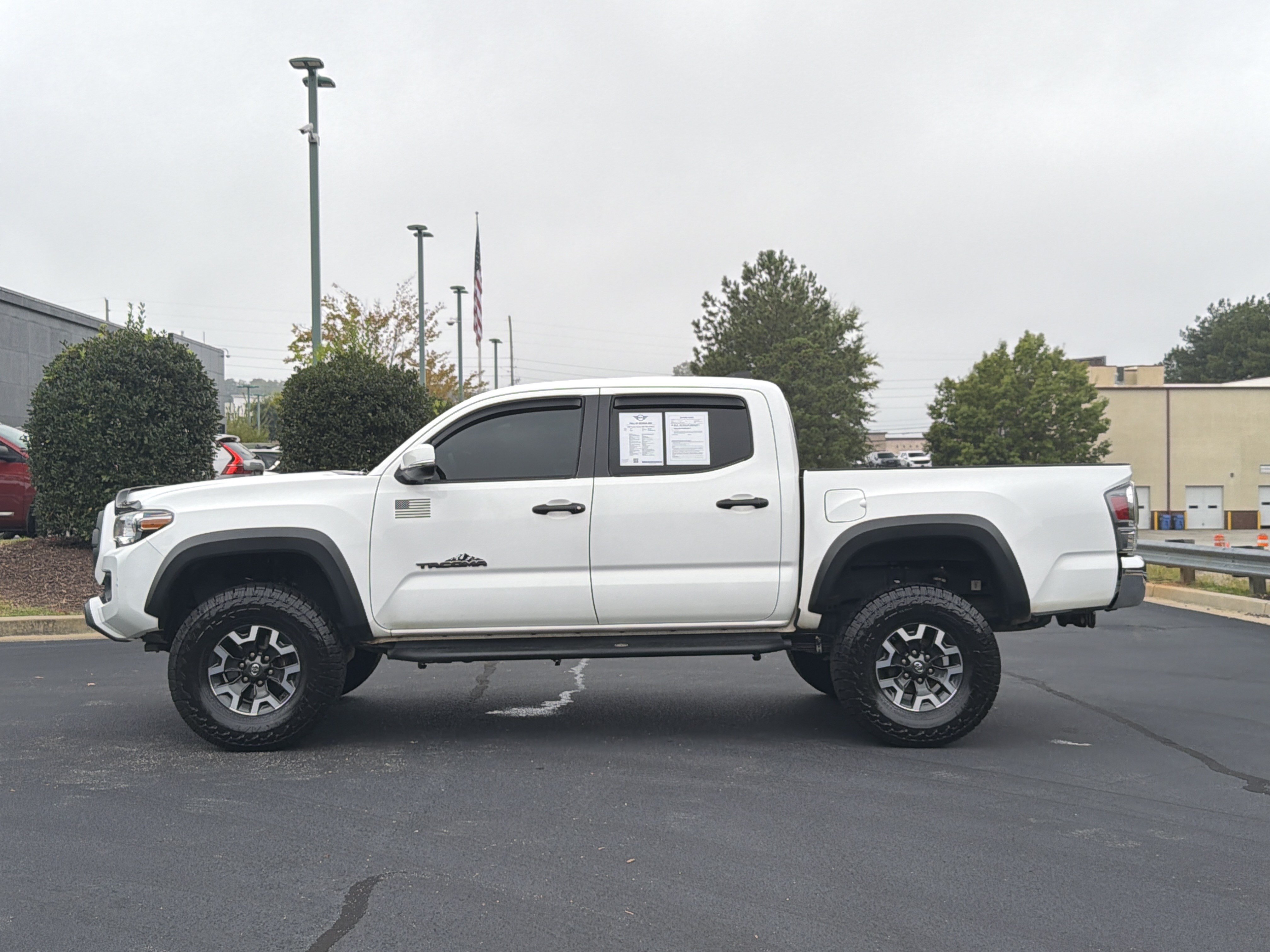 Used 2020 Toyota Tacoma TRD Off-Road AWD/4WD image 13