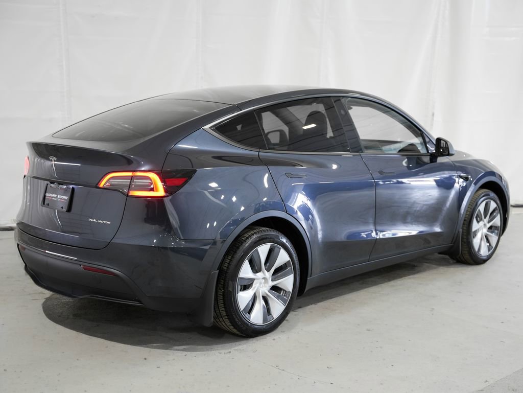 Used 2024 Tesla Model Y Long Range AWD/4WD image 6