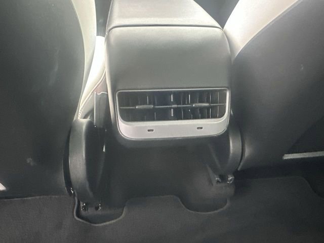 Used 2021 Tesla Model Y Long Range image 21