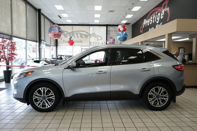 Used 2022 Ford Escape SEL w/ Technology Package image 3