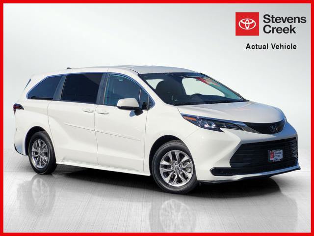 Certified 2024 Toyota Sienna LE AWD/4WD image 1