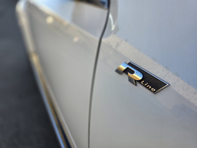 Used 2015 Volkswagen Beetle R-Line FWD image 14