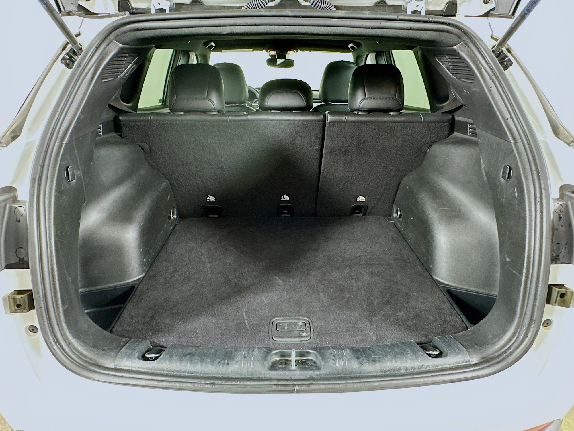 Used 2025 Jeep Compass Limited image 27