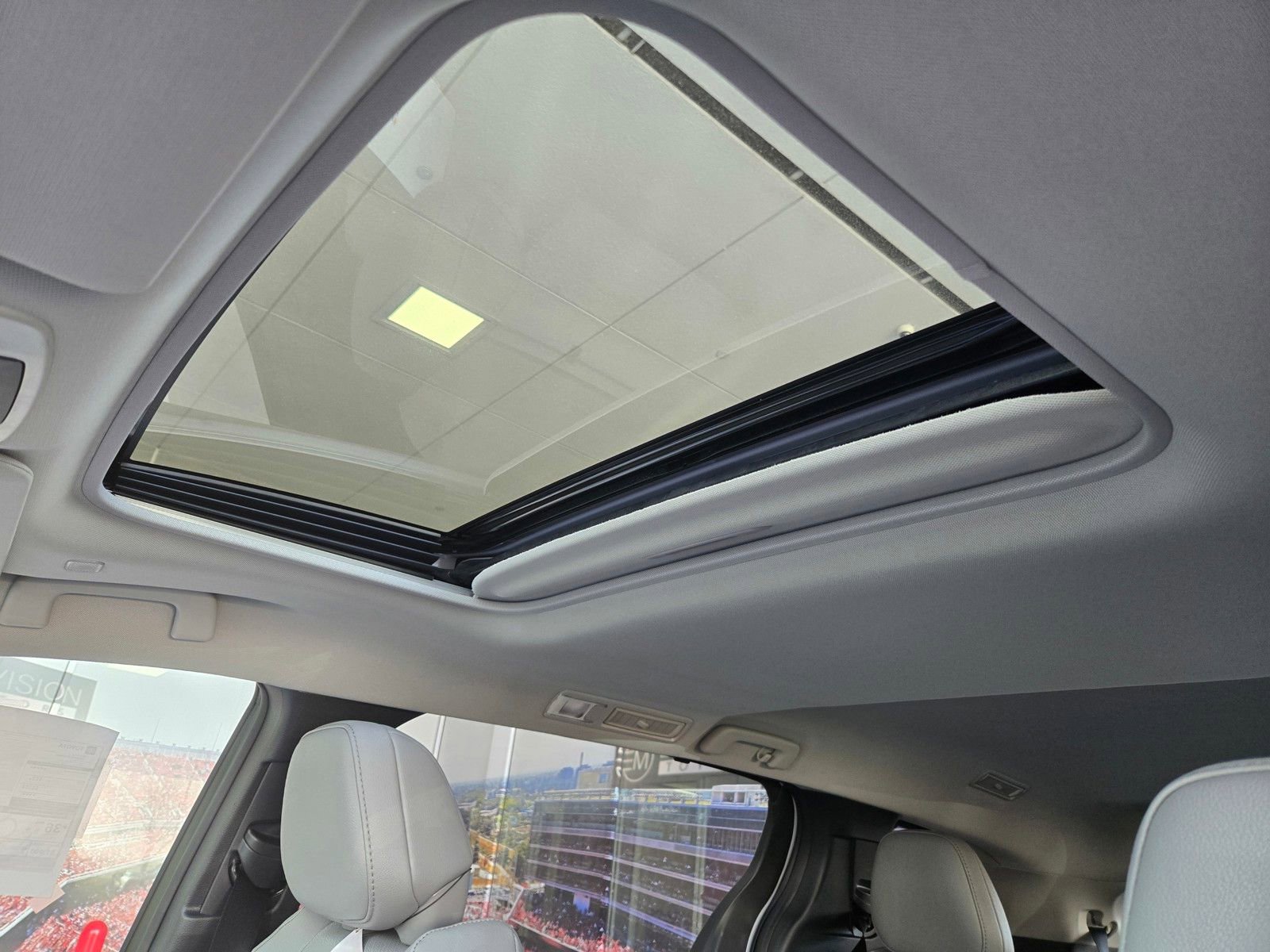 Certified 2026 Toyota Sienna XLE image 17