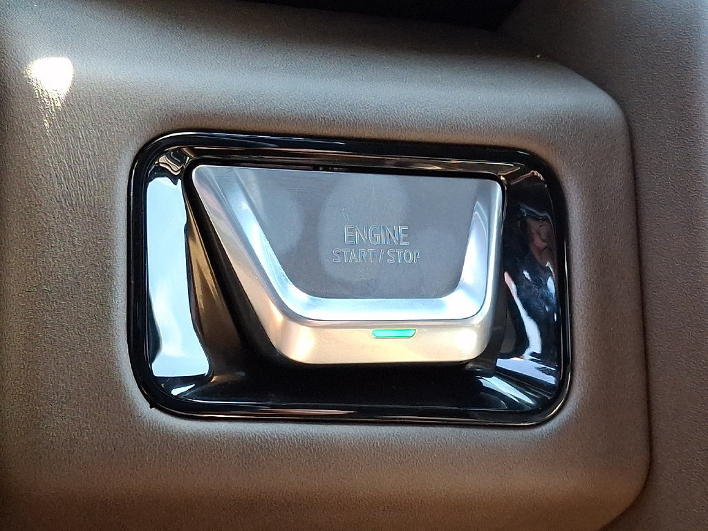 Certified 2026 GMC Yukon XL Denali Ultimate w/ LPO, Floor Liner Package AWD/4WD image 29