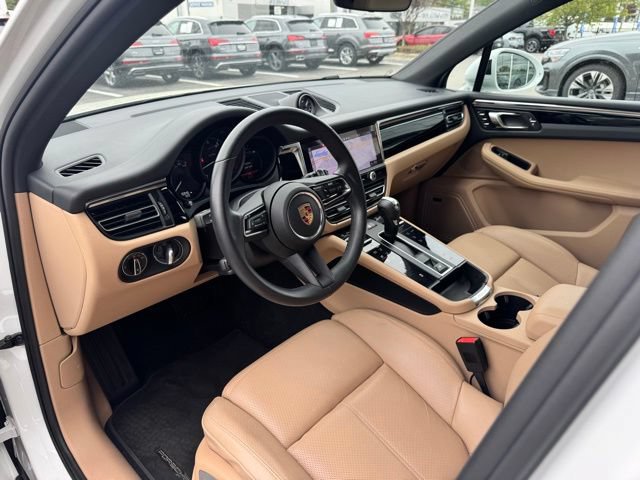 Used 2025 Porsche Macan AWD/4WD image 14