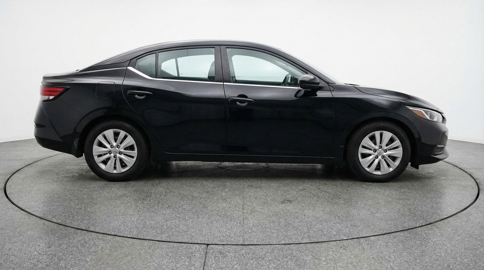 Used 2025 Nissan Sentra S FWD image 11