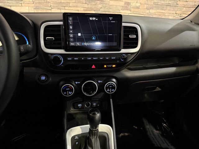 New 2025 Hyundai Venue Limited FWD image 21