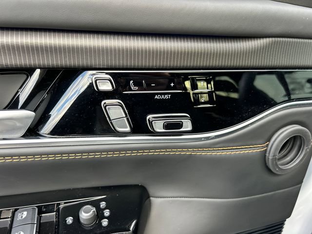 Used 2024 Jeep Grand Wagoneer Series III w/ Rear Seat Video Group 1 image 37