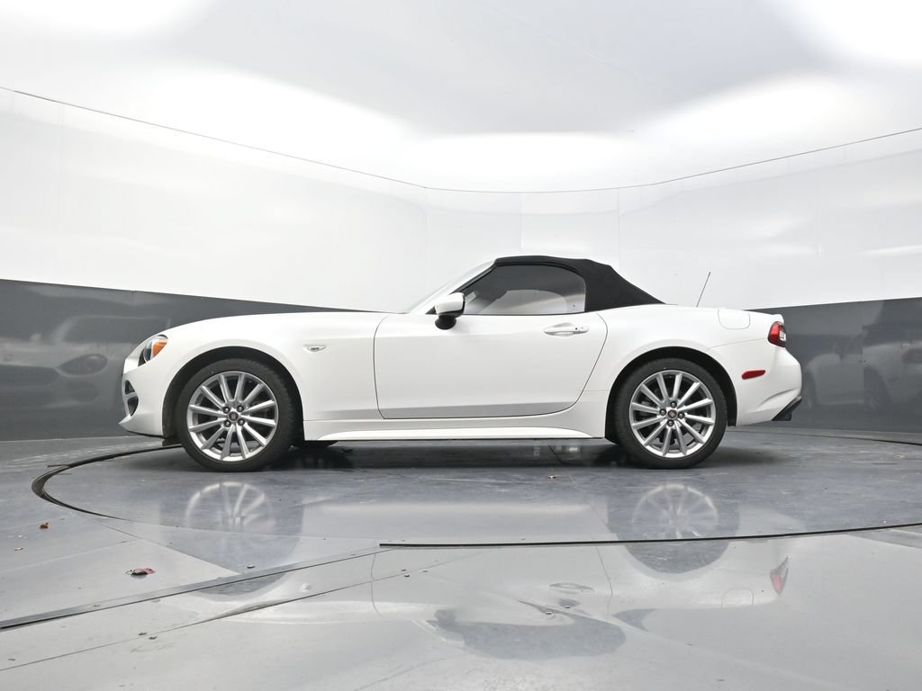 Used 2019 FIAT 124 Spider Lusso w/ Navigation & Sound Group RWD image 26