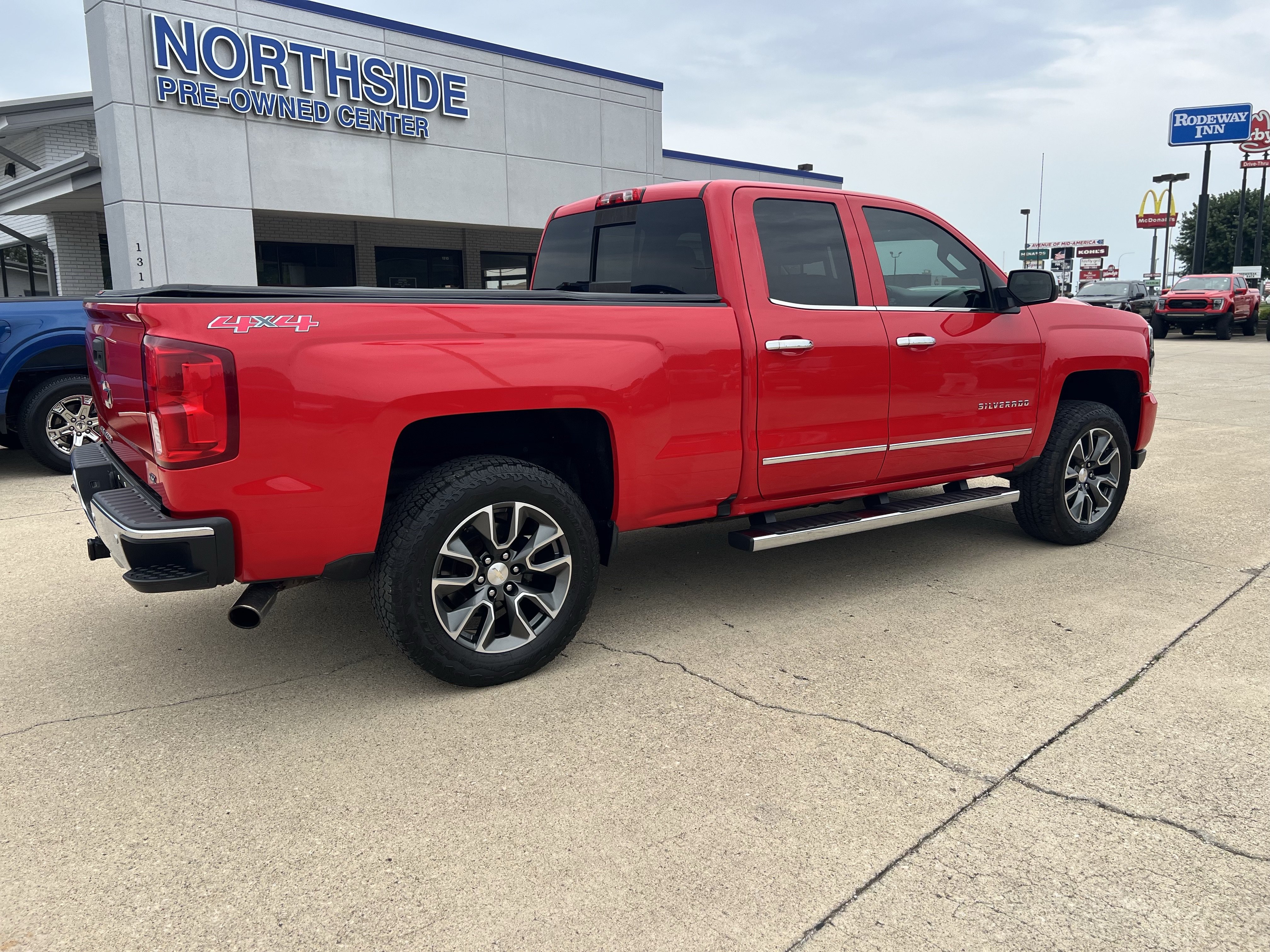 Used 2016 Chevrolet Silverado 1500 LTZ w/ LTZ Plus Package AWD/4WD image 14