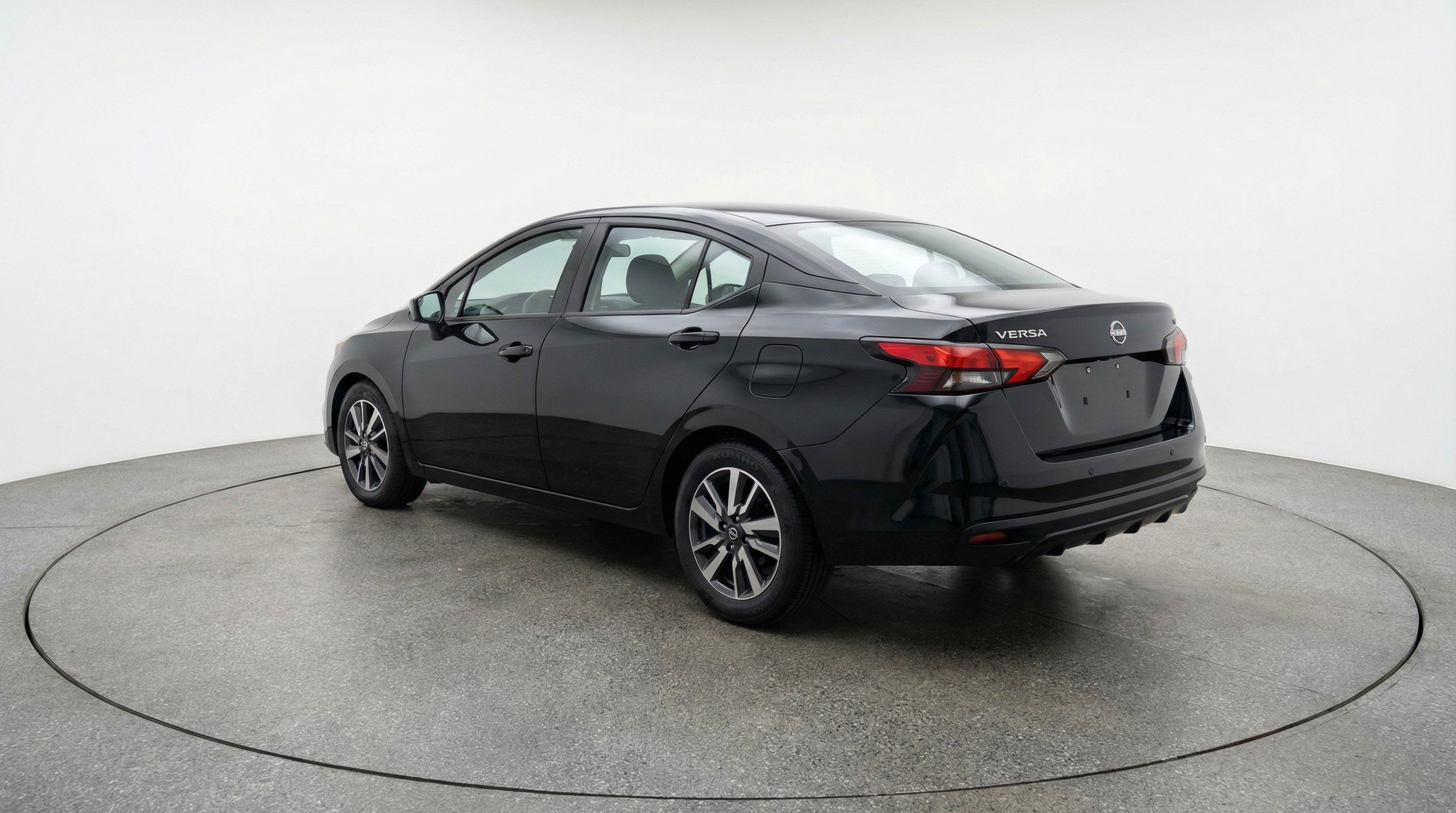 Used 2025 Nissan Versa SV FWD image 6