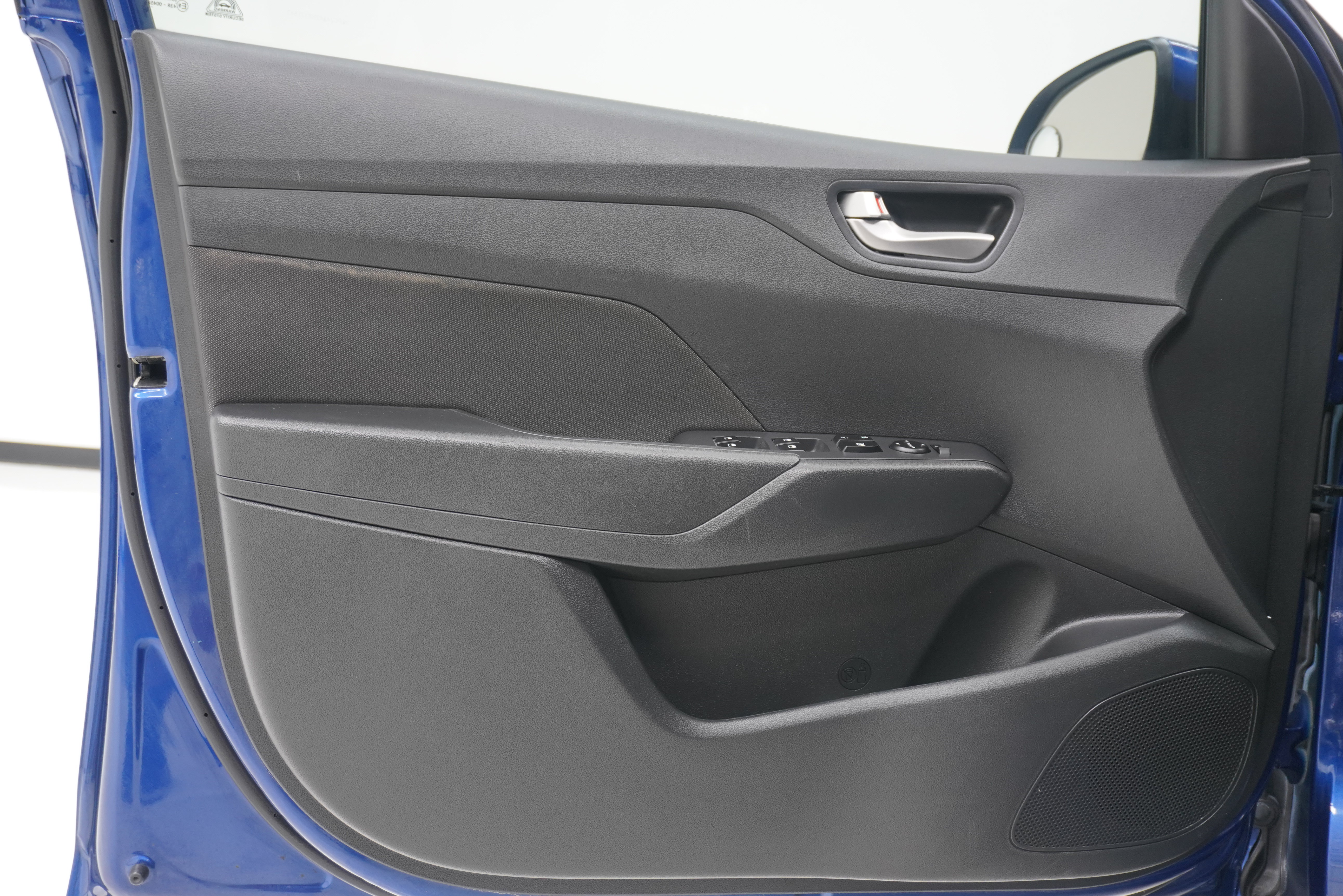 Used 2022 Hyundai Accent SE w/ Cargo Package FWD image 12