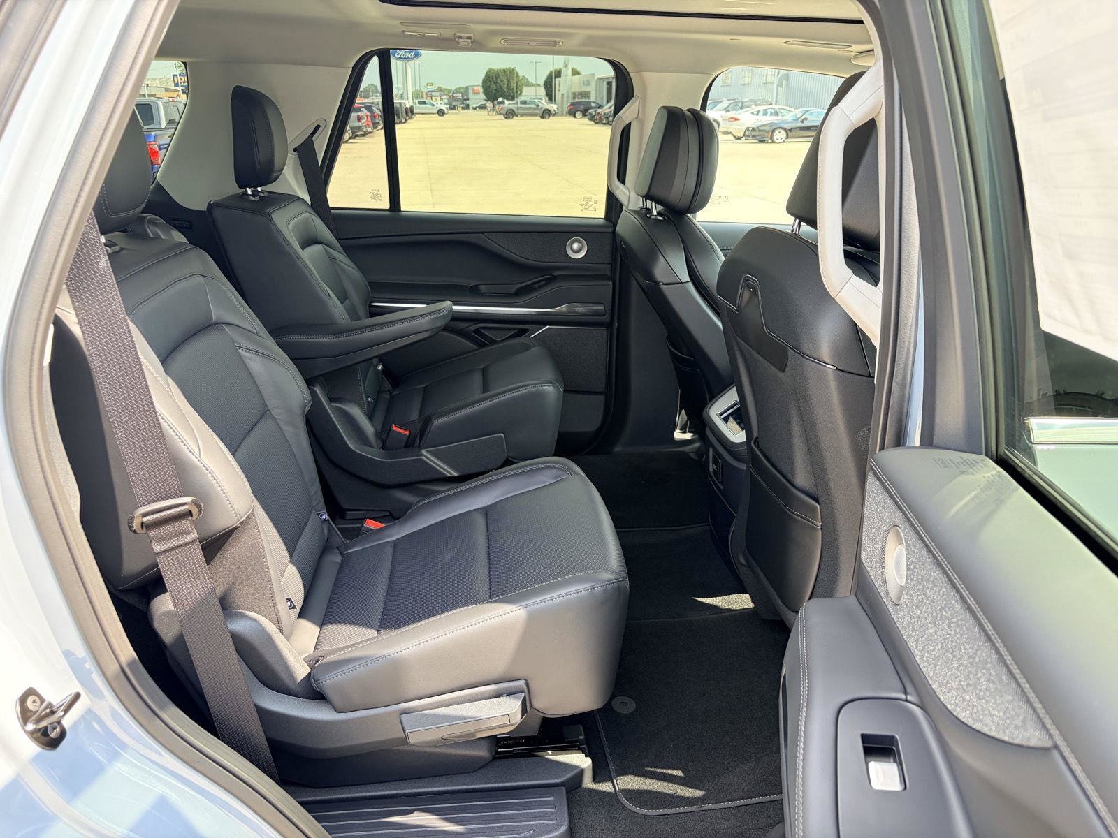 New 2027 Lincoln Navigator Reserve AWD/4WD image 41