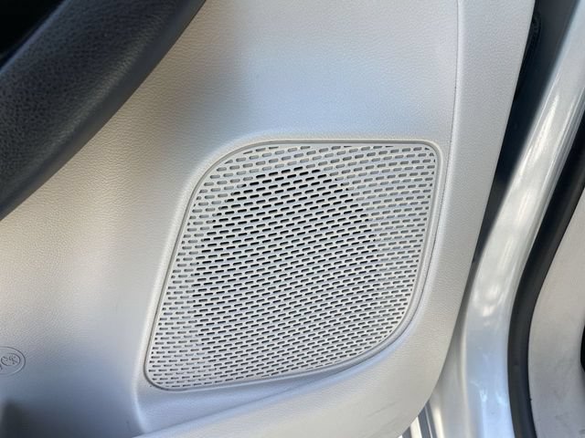 Used 2022 Chrysler Voyager LX FWD image 23