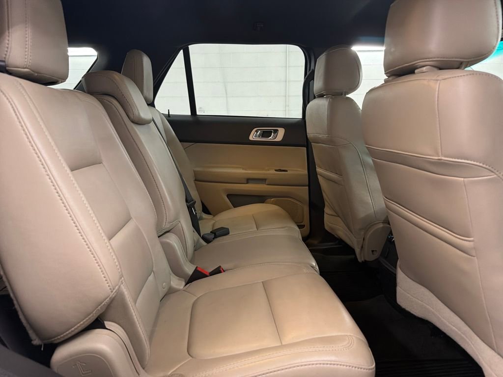 Used 2015 Ford Explorer XLT w/ Equipment Group 202A image 26