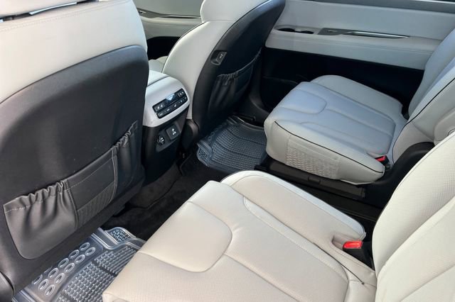 Used 2023 Hyundai Palisade SEL w/ Premium Package FWD image 14