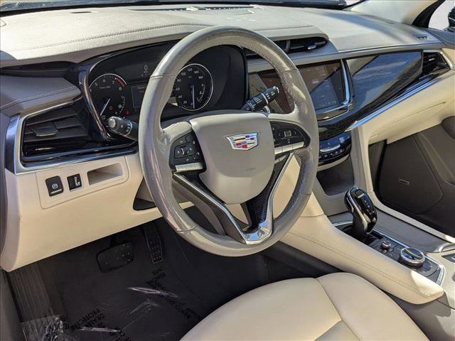 Used 2022 Cadillac XT6 Premium Luxury image 10