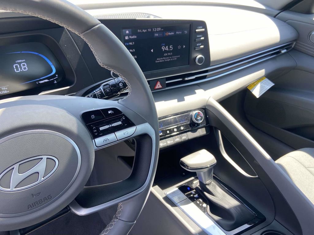 Certified 2025 Hyundai Elantra Sport FWD image 20