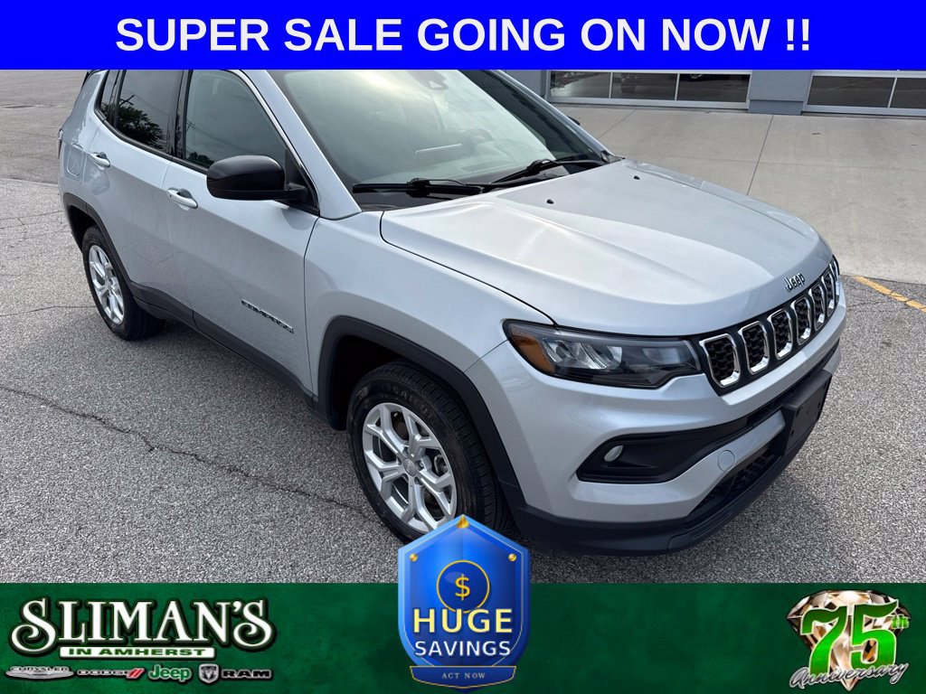 Used 2024 Jeep Compass Latitude AWD/4WD image 1
