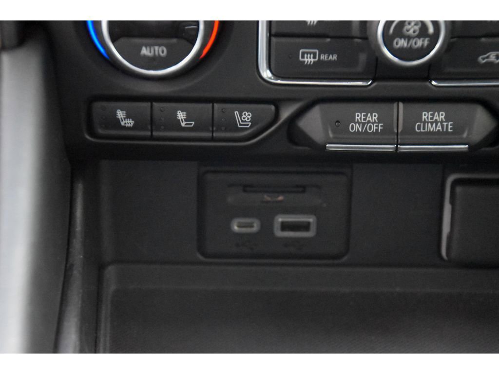 Used 2021 Chevrolet Suburban High Country w/ Premium Package image 39