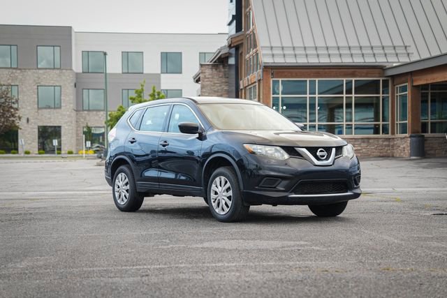 Used 2016 Nissan Rogue S AWD/4WD image 1