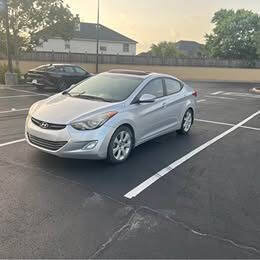 Used 2013 Hyundai Elantra Limited w/ Technology Pkg FWD image 2